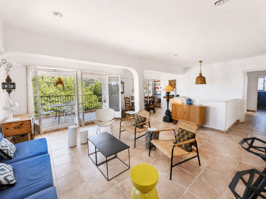Maison avec vue mer, 6 chambres et 2 garages à Canyelles