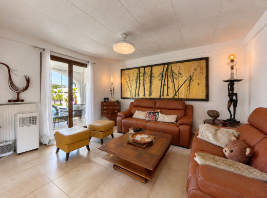Ebenerdiges Haus mit Pool und Garten in Empuriabrava