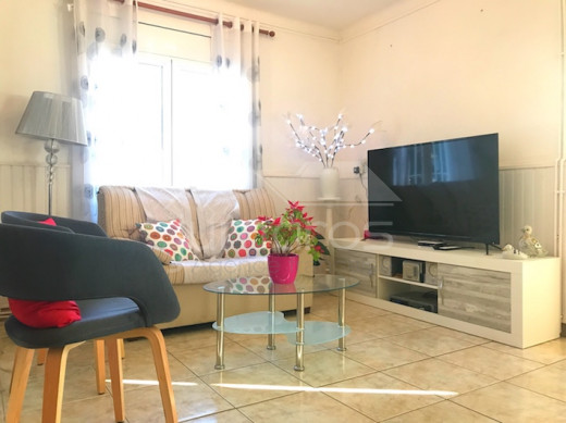 3 chambres, piscine privée, garage fermé et 2 places parking
