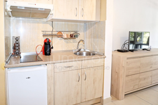 Studio rénové à 5 minutes de la plage