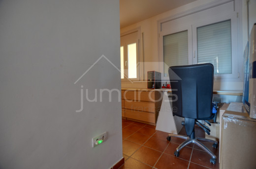 Superbe duplex avec 4 chambres, piscine, terrasse et garage