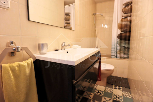 Appartement avec piscine et parking privé