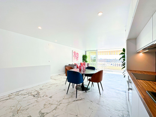 Apartment with mooring and tourist license, renovated in Empuriabrava