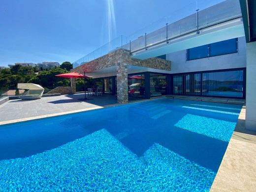 Luxury villa with impressive sea views on the first line in Llançà