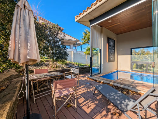 Maison de luxe à l'Escala avec grand jardin, piscine et garage