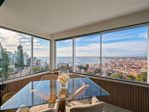 Appartement duplex moderne avec vue mer