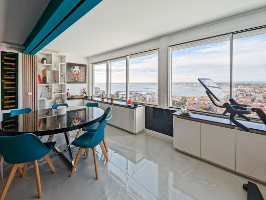 Appartement duplex vue mer et place de parking à Roses