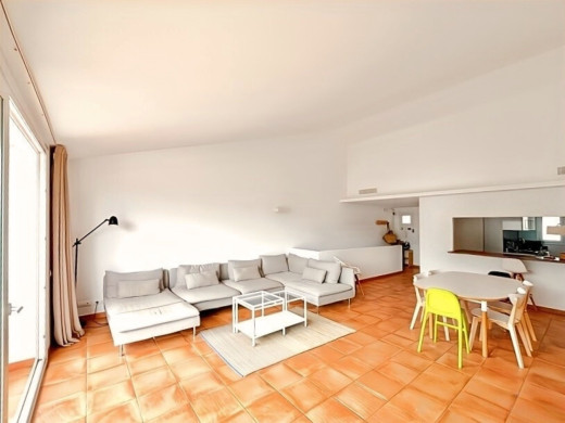 Casa con garaje en venta en Cadaqués, vista al mar y cerca de la playa