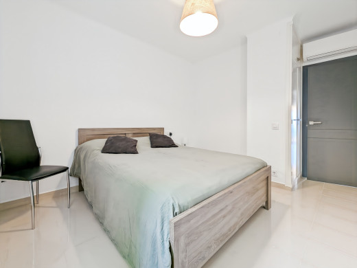 Wohnung, 250 m vom Strand von Canyelles entfernt, mit Privatparkplatz