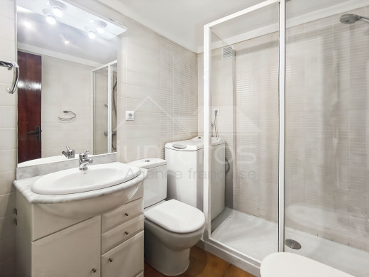 Canal view flat with terrace in Empuriabrava