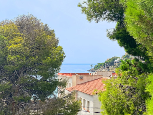 House in Canyelles, 50 metres from the beach and 5 private parking spaces