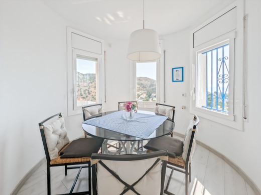 Villa mit Meerblick und Pool in Almadrava – Roses