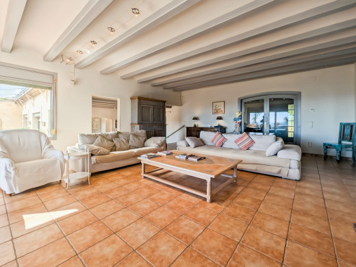 Propiedad con encanto en Pau: 9500 m², piscina, naturaleza y vistas