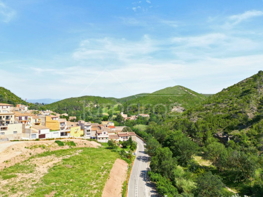 Terrain constructible à Biure, 303 m2