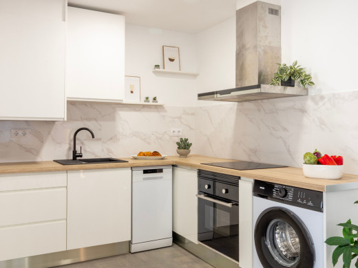 Refurbished ground floor flat with swimming pool and parking in Empuriabrava