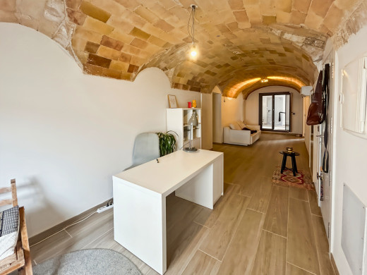 Apartamento dúplex con terraza y garaje en el corazón del Alt Empordà