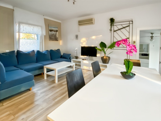 House with a tourist licence, 3 flats and a swimming pool