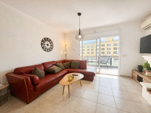 Casa con amarre privado de 12 x 4,6 m en Empuriabrava, con licencia turística