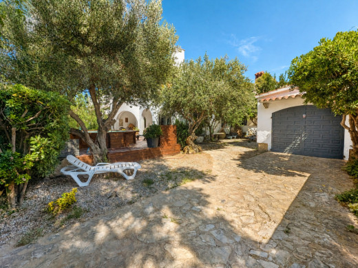 Villa avec piscine, garage et licence touristique à Empuriabrava
