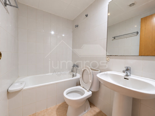 Appartement 2 chambres à rénover, piscine et parking à 100 m de la plage – Empuriabrava