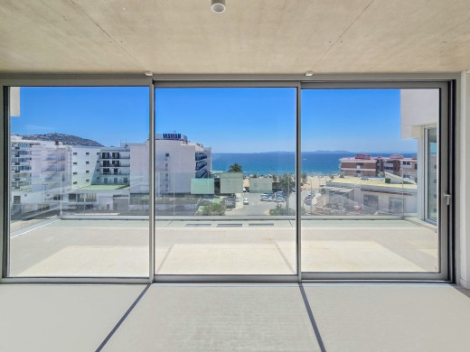Edificio de nueva construcción con apartamentos a partir de 480.000 € en Roses.