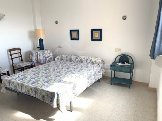 2 chambres, 60m2, piscine et parking