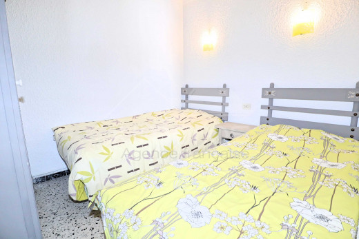 1ère ligne mer avec grande terrasse et 2 chambres