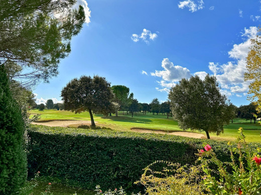 Maison de plain-pied au Golf de Torremirona avec piscine
