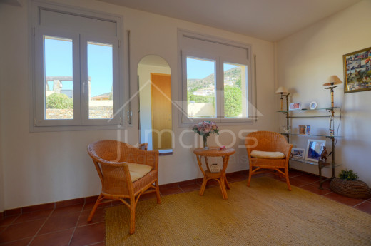 Superbe duplex avec 4 chambres, piscine, terrasse et garage