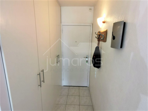 Bel appartement avec amarre privée, débarras et parking