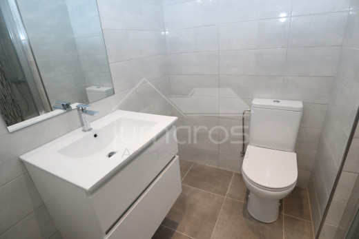 Appartement vue canal avec piscine à 500 m de la mer