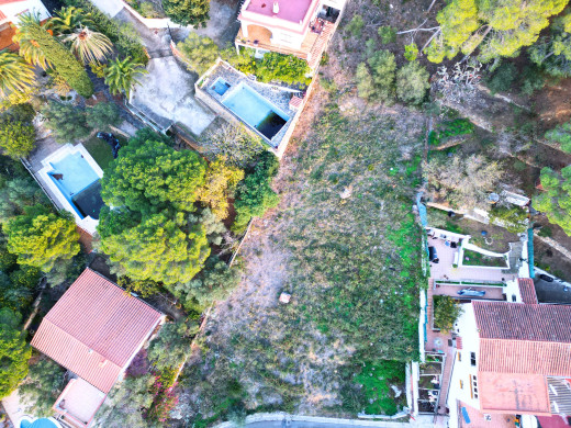 Terreno edificable con vistas, cerca del centro de Roses, 929m2
