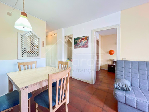 Appartement 2 chambres au dernier étage avec piscine