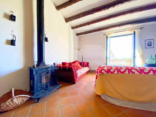 Maison traversante au coeur du village de Vilamaniscle, Espagne