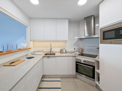 Appartement vue mer avec grande terrasse et garage à Rosas