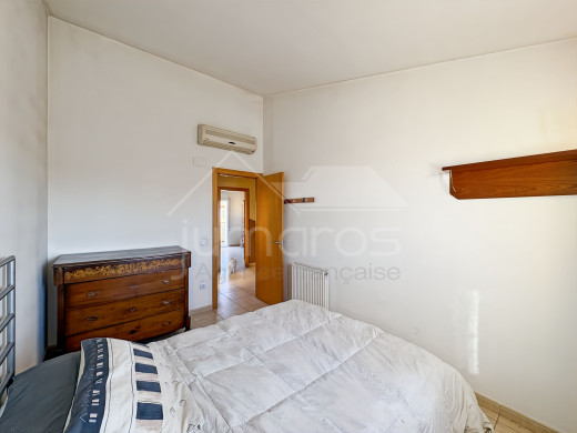Maison en vente à Empuriabrava avec jardin et garage
