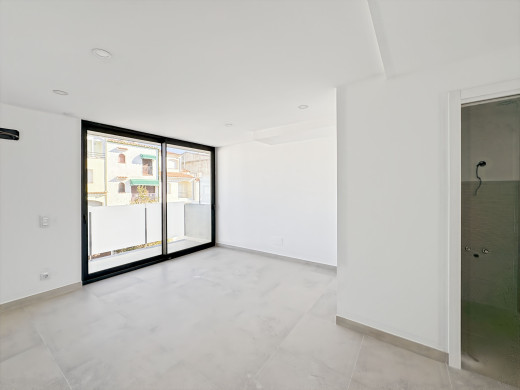 Casa con amarre privado, obra nueva, en Empuriabrava