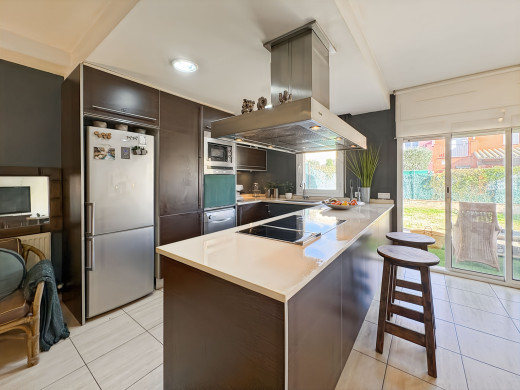 Modern house with garden and garage in Empuriabrava