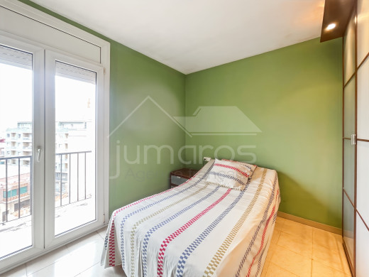 Penthouse avec grande terrasse et vue, à Figueres