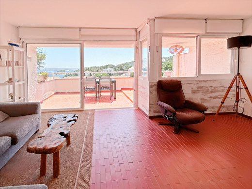 Appartment mit Meerblick und Privatparkplatz in Cadaqués, 200m vom Strand entfernt