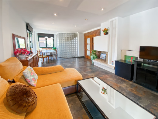Haus mit Pool und großer Garage in L'Escala