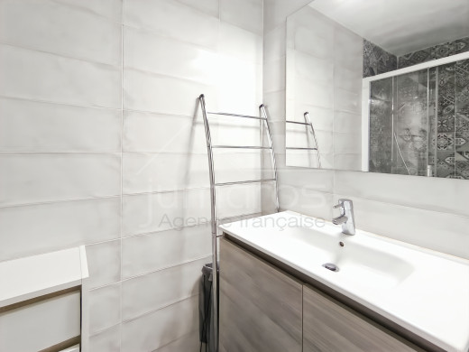 Maison de pêcheur avec amarre de 9m x 3m