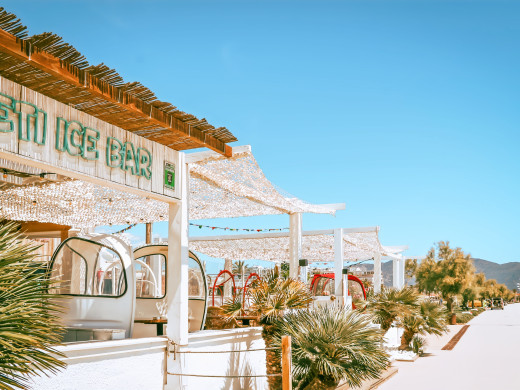 Kultige Restaurant-Bar mit exklusivem Konzept direkt am Meer