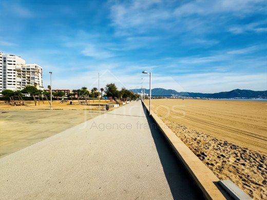 Renovated studio on the top floor near the beach in Empuriabrava