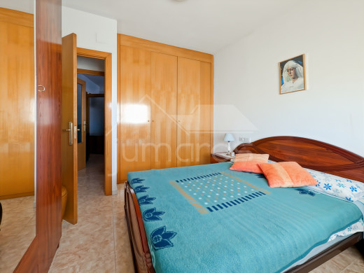 3-bedroom flat with terrace and unobstructed views in Figueres