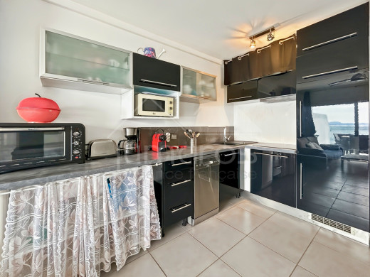 Seafront apartment with a tourist licence in Roses