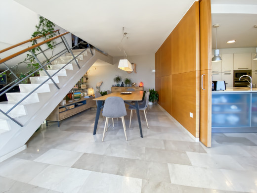 Maison avec grand jardin et loft indépendant au coeur du village