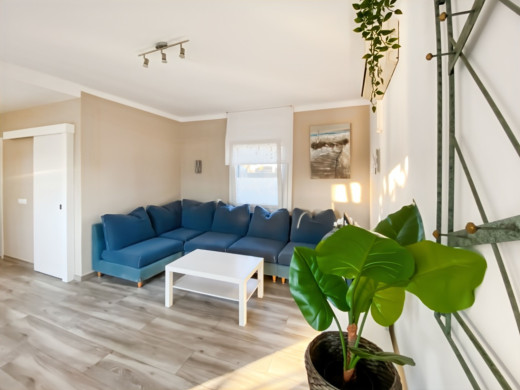 House with a tourist licence, 3 flats and a swimming pool