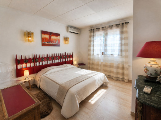 Casa de planta baja con piscina y jardín en Empuriabrava