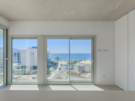 Edificio de nueva construcción con apartamentos a partir de 480.000 € en Roses.